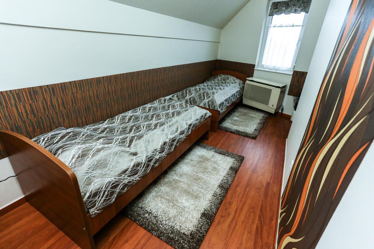 Gardi Apartman Szekszárd 外观 照片