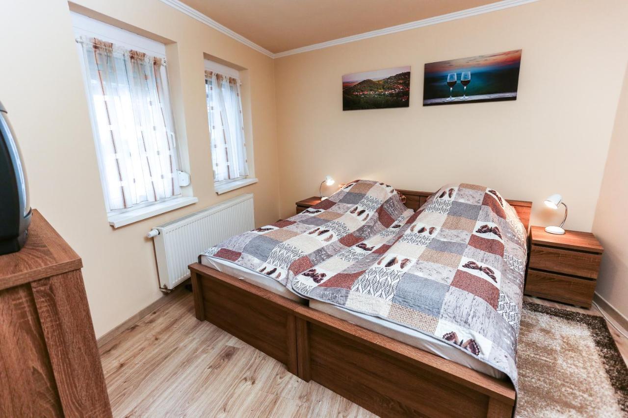 Gardi Apartman Szekszárd 外观 照片